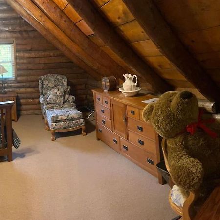 Acorn Resort A Unique Retreat Cabin, 13 Acres Land Блумингтон Экстерьер фото