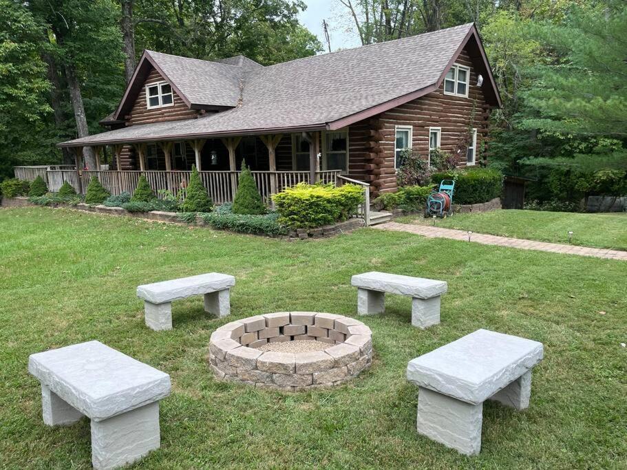 Acorn Resort A Unique Retreat Cabin, 13 Acres Land Блумингтон Экстерьер фото