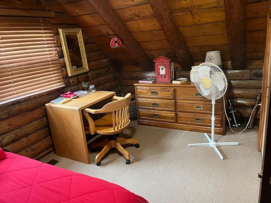 Acorn Resort A Unique Retreat Cabin, 13 Acres Land Блумингтон Экстерьер фото